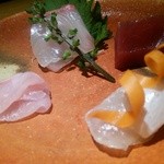 みこころや - (11/5)刺身
      （かんぱち、メジマグロ、金目鯛、平目の昆布〆）