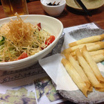 八剣伝 - 2015.11 チーズカリカリ300円＋税、パリパリサラダ380円＋税