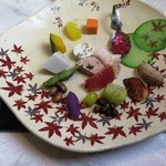 レストランRyu - 前菜（晩夏から初冬までの季節野菜の八寸仕立てを紅葉皿に載せて）