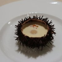 レストラン ロワール フレンチ - うずらの卵入りうにのムールブラン