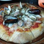 トラットリア シェ ラパン - ペスカトーレピッツァ