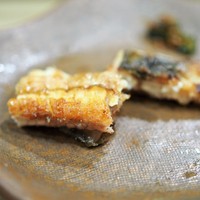 うを徳 - 色々な産地の鰻の肝 ノドグロの卵 ソテー
                