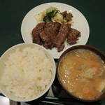 Shuu gorou - 牛タン+ライス+あら汁830円