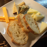 BARMAR - チーズ盛り。