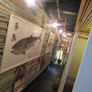 Inside the store with the image of a ship
