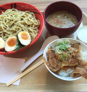 Eat it! - つけ麺＋スタミナ丼　￥1200
麺大盛り　￥100