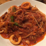 シーフードのラグートマトソース