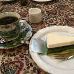 茶房陶楽庵 - 抹茶ケーキとコーヒー 650円