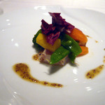 カノビアーノ アネックス - カンパチの軽い炙り　季節野菜のサラダ仕立て