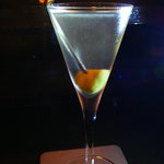 バー アトリウムギンザ - バーに来たら是非飲みたいマティーニ。ベースのジンを選ばせてくれる。強く深い香り