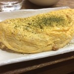 大衆酒場 増やま - 真っ黄色な納豆オムレツ