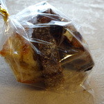 パーラー江古田 - キッシュにつくパン。