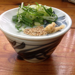 手打うどん 麦蔵 - つけ出汁と薬味(*´д`*)