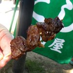 岡田屋 - 飛騨牛串焼き(350円)