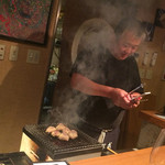 じどりや 穏座 - ここから炭火焼