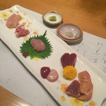 じどりや 穏座 - 刺身盛り合わせ　手作りの藻塩と壱岐のワサビで