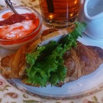 ラパン・アジル - ローストチキンがなかなか分厚い