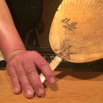 じどりや 穏座 - 開店時から使用されているウチワ