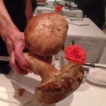 VIA Brianza - 巨大な生ポルチーニです！