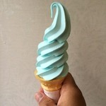カムイ番屋 - 【2015年09月】しゃこたんブルーソフトクリームのアップ。