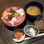 のどぐろ家 姫川 - ランチで豪華な「北陸海鮮 七福神丼 (1200円)」