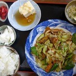 味之源 - 回鍋肉定食