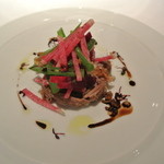 ラ・トルテュ - 鴨のもも肉のコンフィ紅芯大根、ビーツ、インゲン
