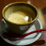 佳肴みを木 - 具のない茶碗蒸し、鶏スープにこしょうの風味