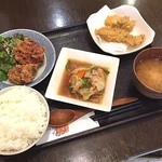 浜の台所　おらが - 若鶏の唐揚げと大根のあげだしとカキの天ぷらの日替わり定食780円。

ｫｵｵ━━━━(ﾟ∀ﾟ)━━━━
やっぱりボリューム満点！