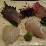 酒盃 - 刺身・たい、ふぐ、カンパチ、イカ