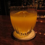 バースカーレット - 生パッションフルーツと清見(きよみ)オレンジ、福岡産ラムのカクテル