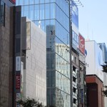 アルマーニ リストランテ - ビルの外観