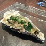 ル ボークープ - 厚岸産の牡蠣　根セロリと林檎のピューレ　シャンパンビネガーのジュレ添え