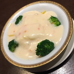 盤古茶屋 - タラバ蟹肉と野菜のクリーム煮（８８０円＋税）２０１５年１１月