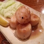 大阪鍋 鉄板焼き 暁 - ホタテ貝柱の塩焼き