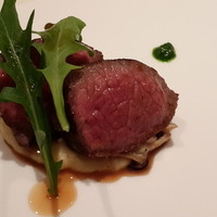 ラッフィナート - メインのお出まし”もも肉のビステッカ”プラス料金かかったような。