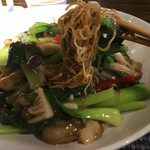 施家菜・牡蠣焼きそば
          小粒だけどエキスが濃厚ぷりぷり牡蠣がたっぷり♪