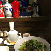 施家菜 - 施家菜・本日のスペシャルランチ
                牡蠣焼きそばと海老ワンタン¥1,380+税