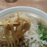 三宝亭 - 煮干し中華の麺リフト