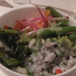 All Day Dining 紗灯 - サラダバーは6～7種類から選択。ドレッシングのバリエーションが多い。