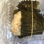 楽酔家 - 松茸ご飯のおにぎり￥90円（皆さん見落としてるし：（笑））