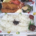 楽酔家 - エビフライ（リラックス弁当￥380円）
