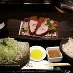 とんかつ マンジェ - 鹿児島黒豚、特上ヘレカツ