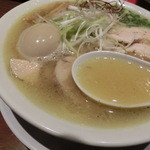 RAMEN 風見鶏 - 特製塩。９００円