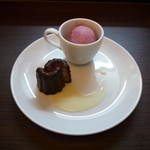 プティ ラパン - カヌレとアイス