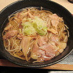 Yamagatano Niku Sobaya - 冷たい肉そば大盛り