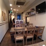 ここん食堂 - 居心地の良い店内