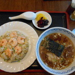 日替わりランチ小ラーメン付き８８０円