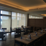 ビュッフェレストラン スリユン - テーブル席