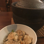 Arataya - 蓮根と茸の炊き込みご飯
                      お鍋で炊きたて